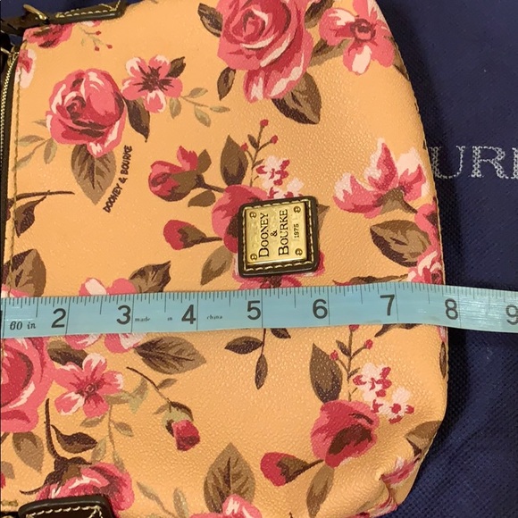 Dooney &Bourke Bag - Picture 5 of 8